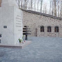 Accessoires forg�s par UKOVMI au site de pèlerinage � Mont Butkov : pots de fleurs, grilles