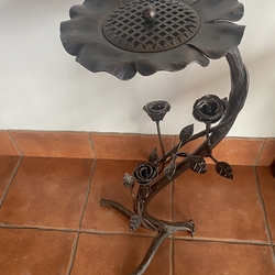 Cendrier de luxe forg� à la main en forme de buisson de roses - cadeau exclusif