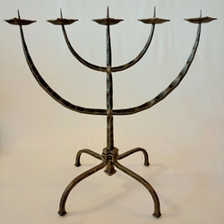 Chandelier en fer forg� 