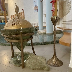 Bougeoir forg� à la main qui orne l��glise catholique romaine à Presov