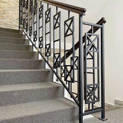 Garde-corps m�tallique int�rieur fabriqu� pour un escalier à 7 �tages dans le Grand H�tel Bellevue dans les Tatras