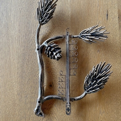 Thermomètre de jardin forg� en forme de branche de pin - cadeau de luxe